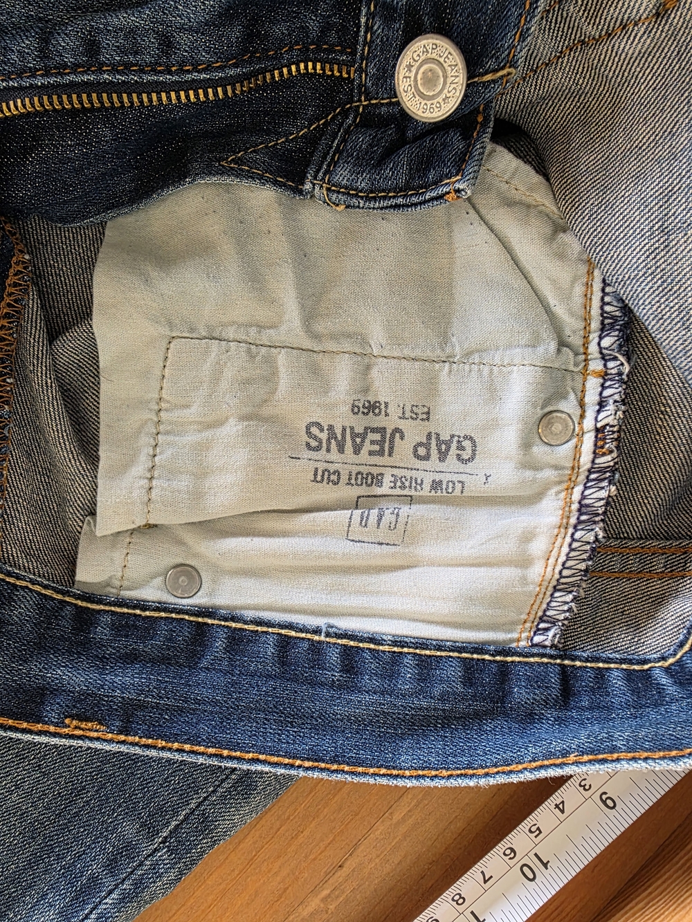 GAP 1969 Frayed Dark Blue Denim Jeans with Contrast Stitching Women 10 - Picture 6 of 8